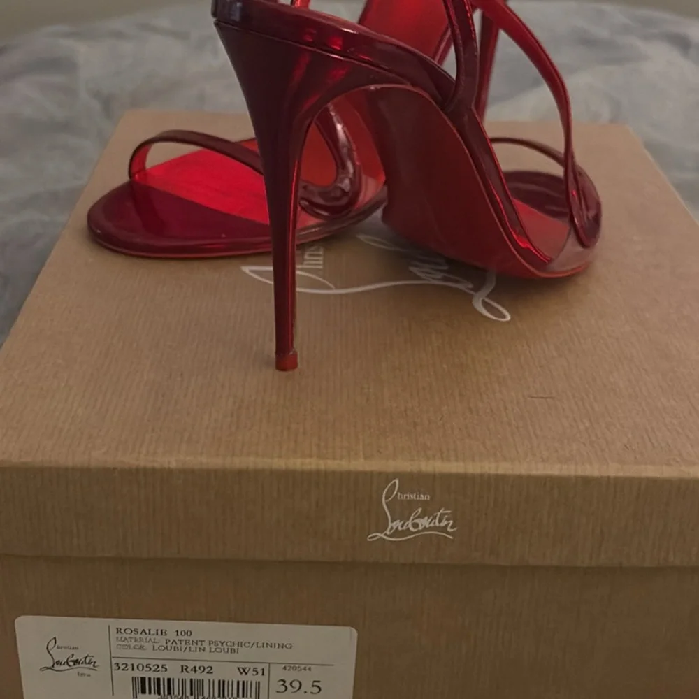 Very stylish ChristianLouboutin heels - Picture 2 of 6